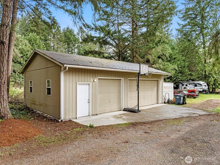 Property Photo:  20815  84th Avenue E  WA 98387 