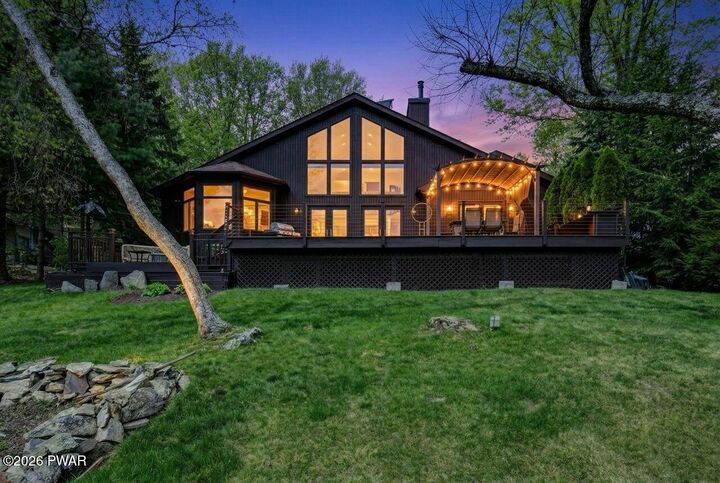 Property Photo:  806 Widgeon Court  PA 18428 