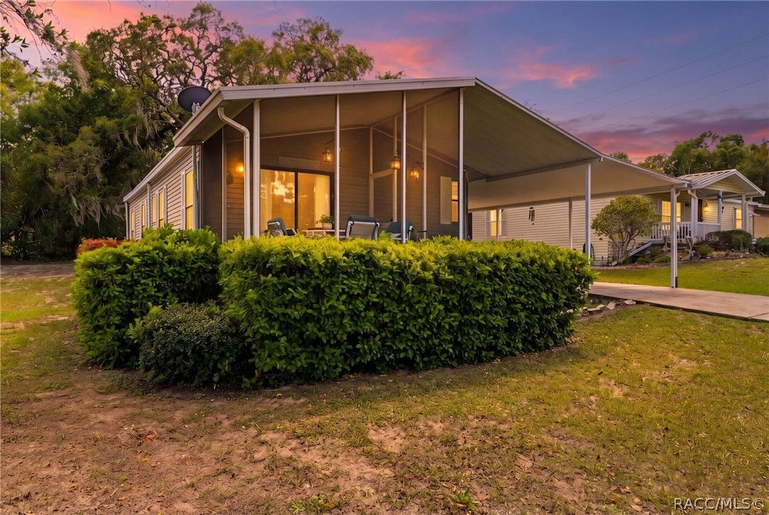 Property Photo:  2219 N Loma Point  FL 34442 