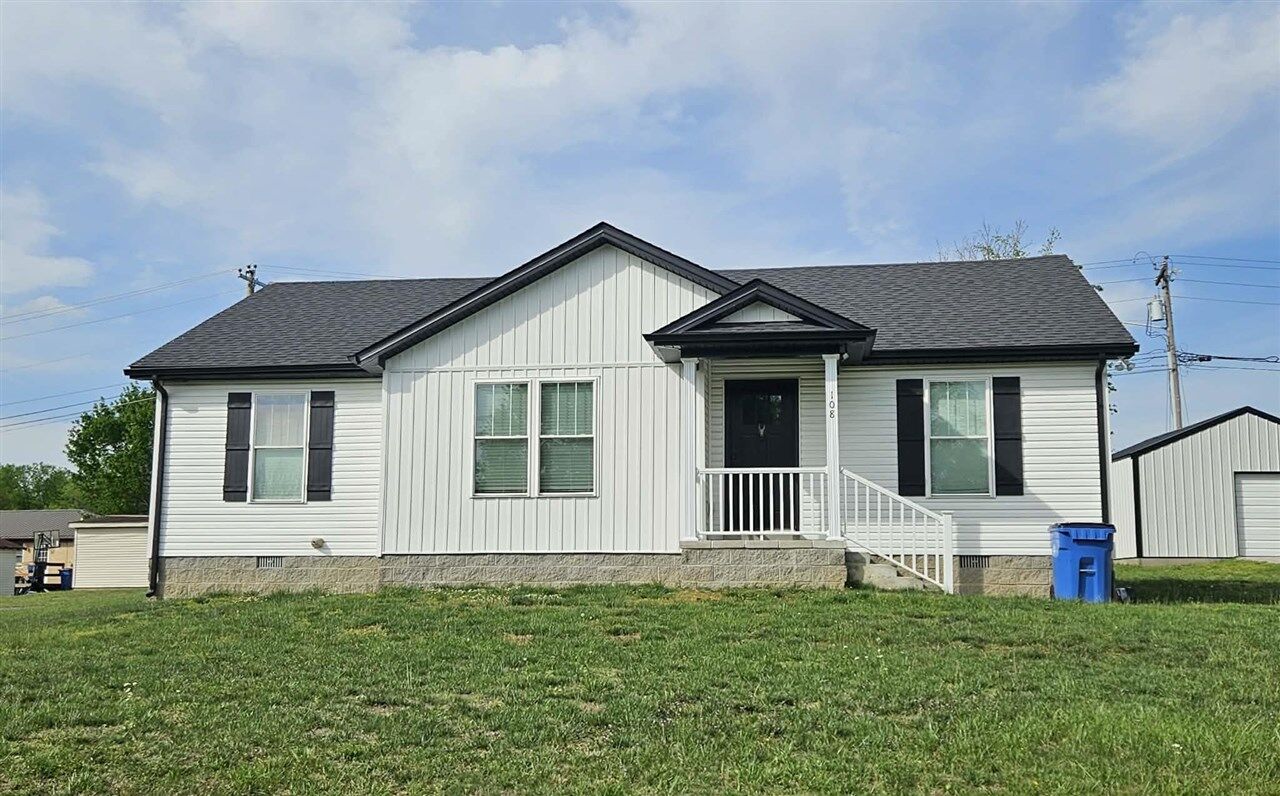 Property Photo:  108 Village Circle  KY 42141 