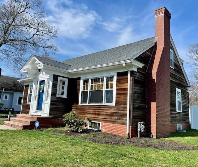 Property Photo:  41 Felsmere Avenue  RI 02861 