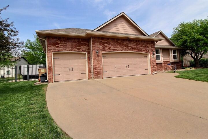 Property Photo:  12318 E Lincoln Ct  KS 67207 