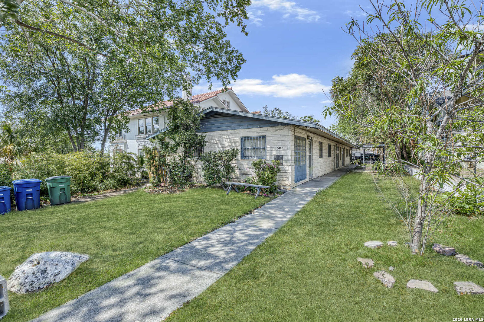 Property Photo:  305 Brahan Blvd  TX 78215 