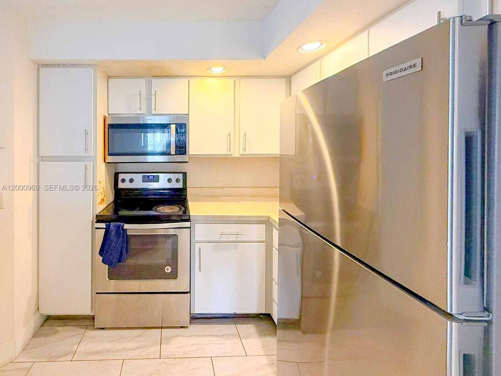 Property Photo:  3440 N Pinewalk Dr N 518  FL 33063 
