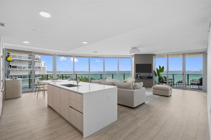 Property Photo:  488 NE 18th St 715  FL 33132 