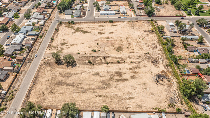Property Photo:  1305 S Carlton Avenue  NM 87401 