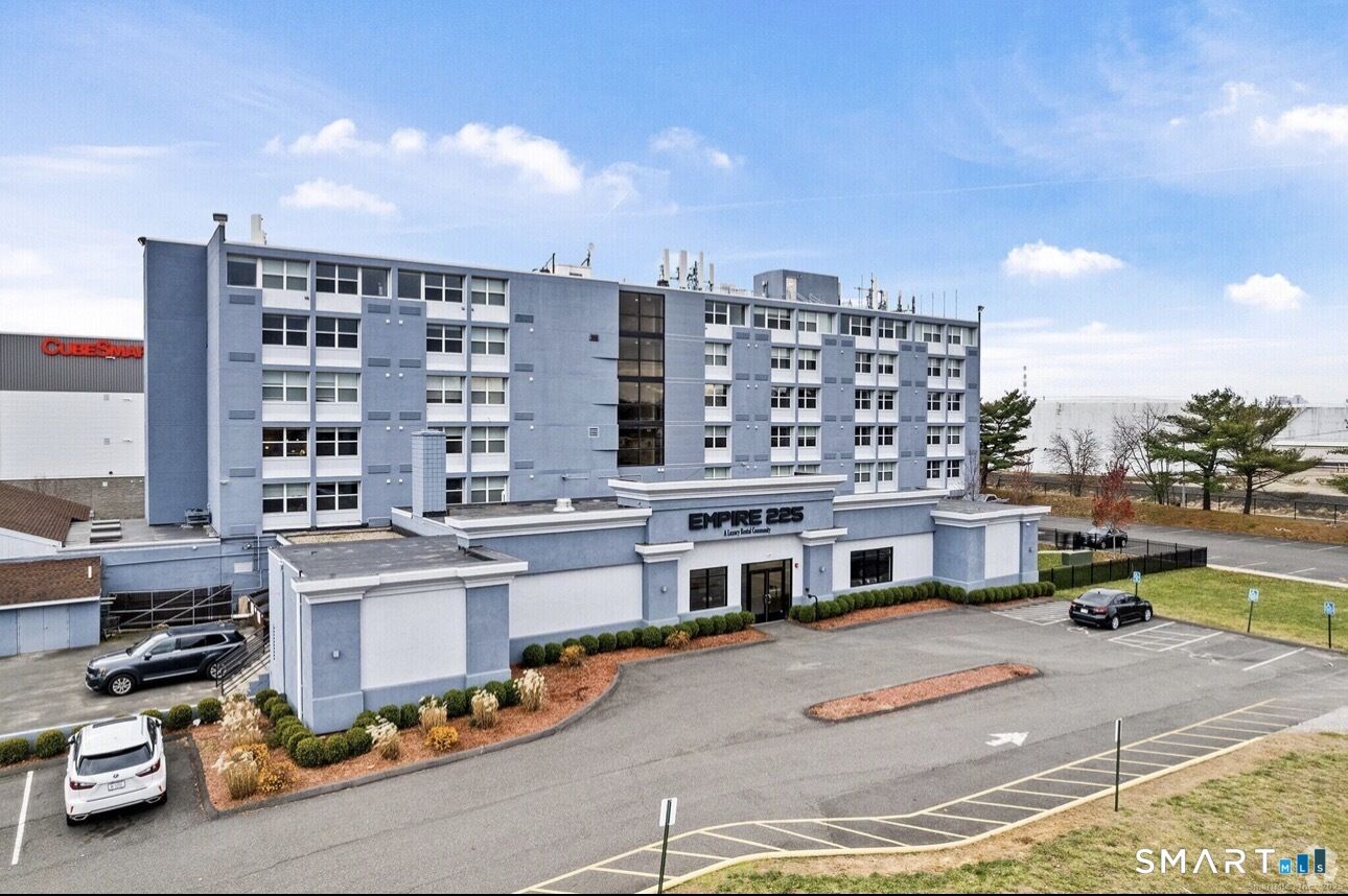 Property Photo:  225 Lordship Boulevard 1I  CT 06615 