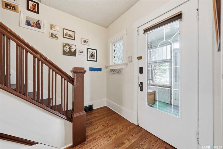 Property Photo:  428 6th Street E  SK S7H 1B8 