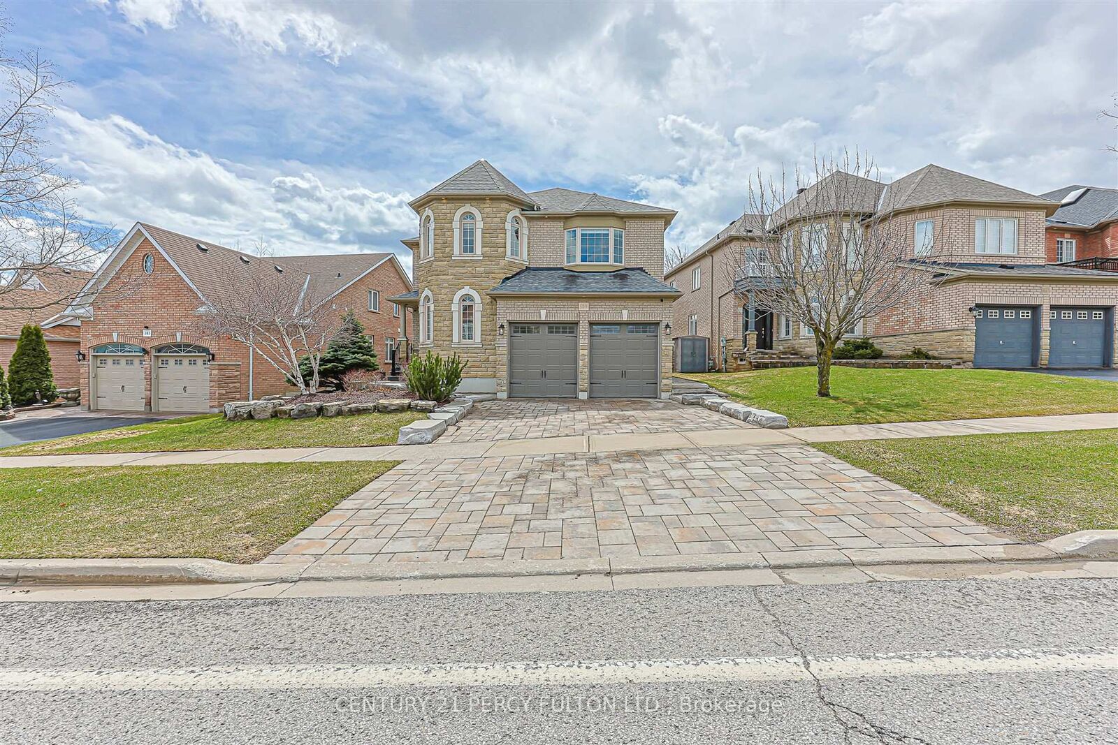 Property Photo:  159 Jefferson Forest Drive  ON L4E 4K6 