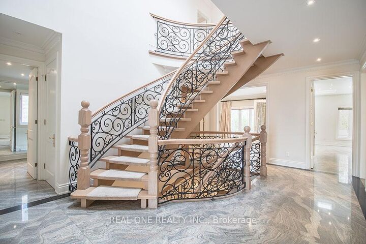 Property Photo: 50 Yorkminster Road ON M2P 1M3