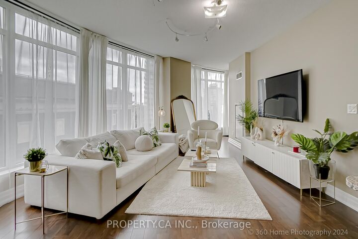 Property Photo: 8 Scollard Street 702 ON M5R 1M2