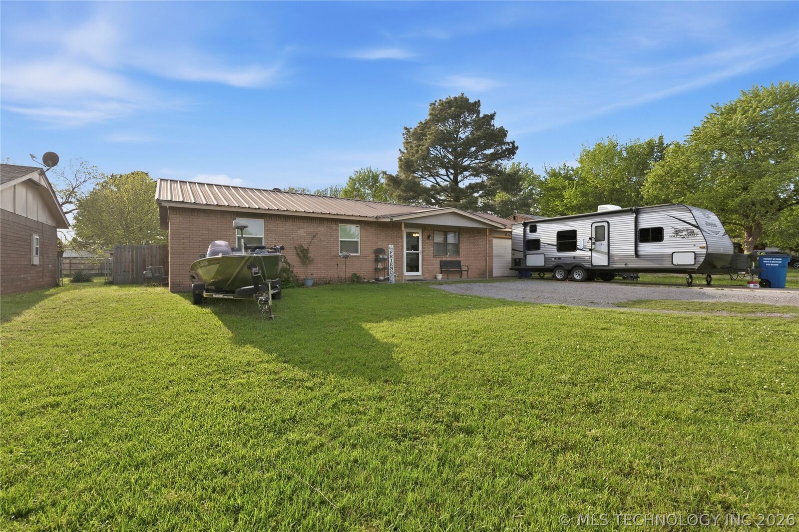 Property Photo:  902 S Lincoln Ave Avenue  OK 74467 