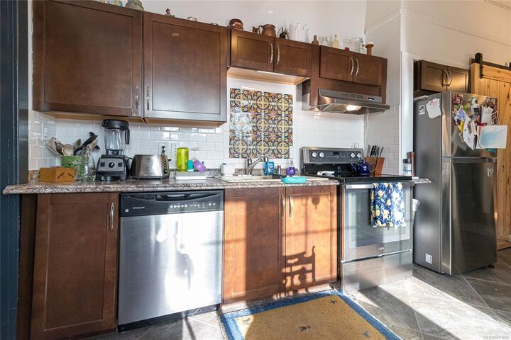 Property Photo: 2920 Shakespeare St BC V8R 4H4