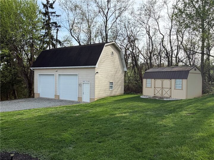 Property Photo:  120 Crestview Mnr  PA 15063 