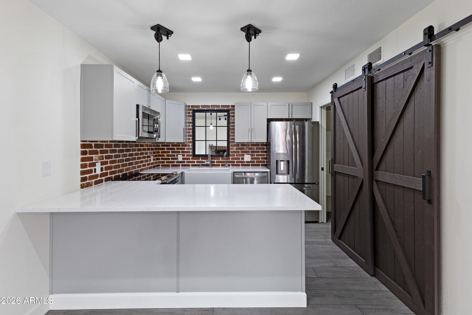 Property Photo:  2118 E Center Lane 1  AZ 85281 