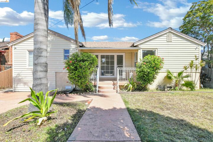 Property Photo:  120 Hillcrest Ave  CA 94565 