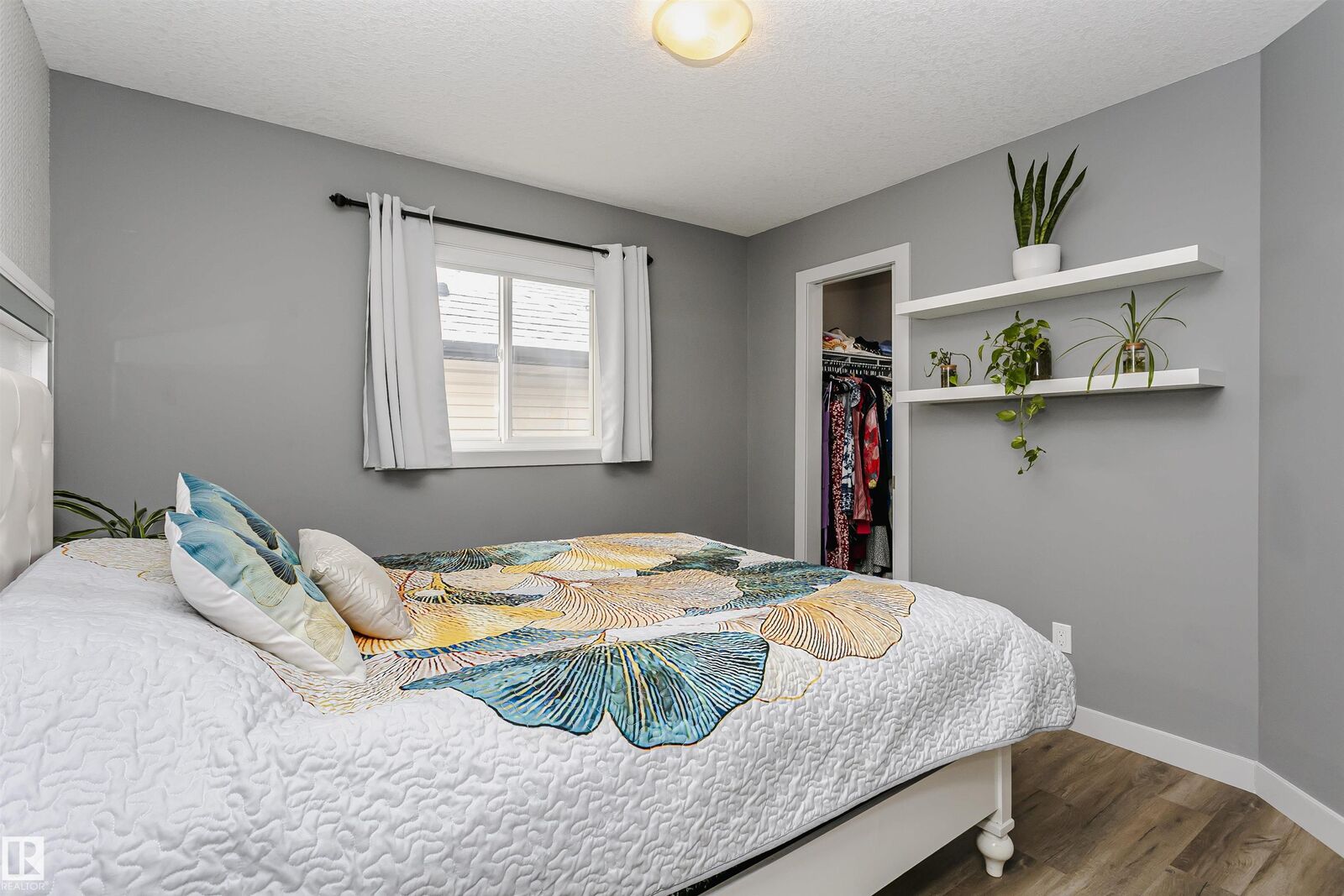 Property Photo:  21807 97 Avenue NW  AB T5T 4H6 