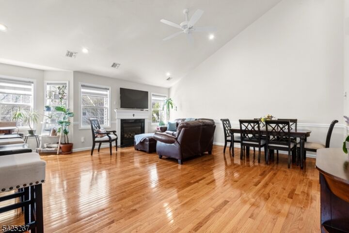 Property Photo:  569 Coventry Dr 569  NJ 07110 