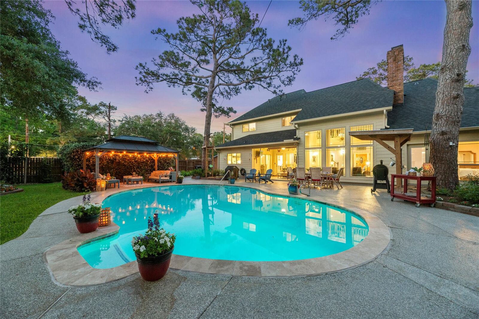 Property Photo:  2933 E Elm Circle  TX 77493 