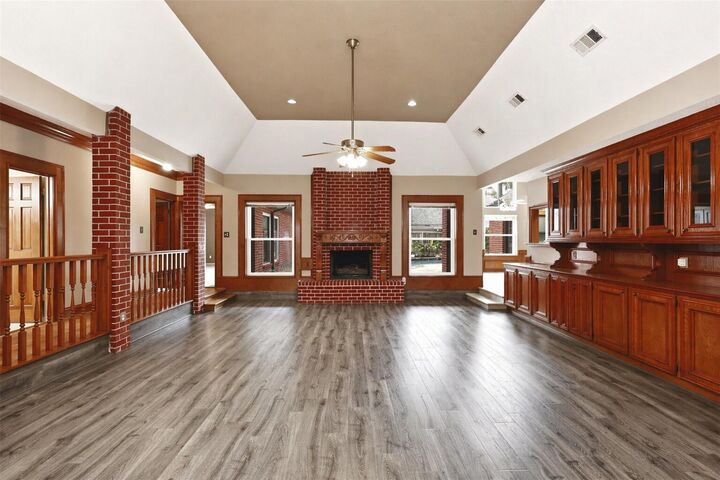 Property Photo: 6118 Hampton Way Court TX 77389