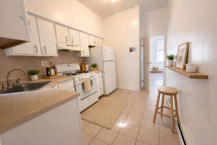 Property Photo:  28 Spruce St 2L  NJ 07306 
