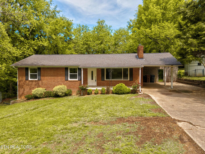 Property Photo:  2516 Wayland Ave  TN 37914 