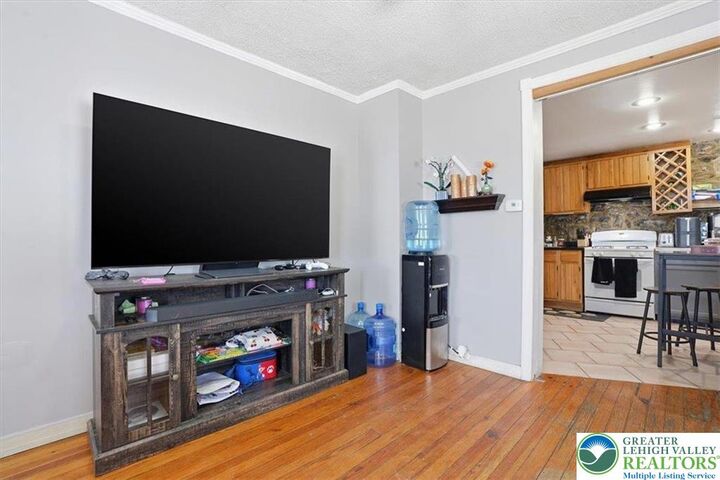 Property Photo:  1619 Butler Street  PA 18042 