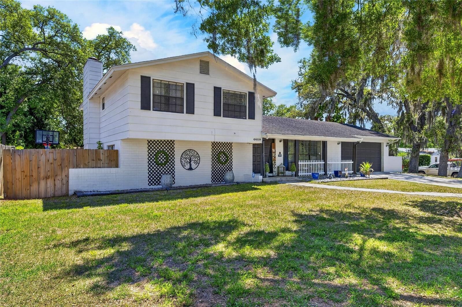 Property Photo:  6609 Jennifer Drive  FL 33617 