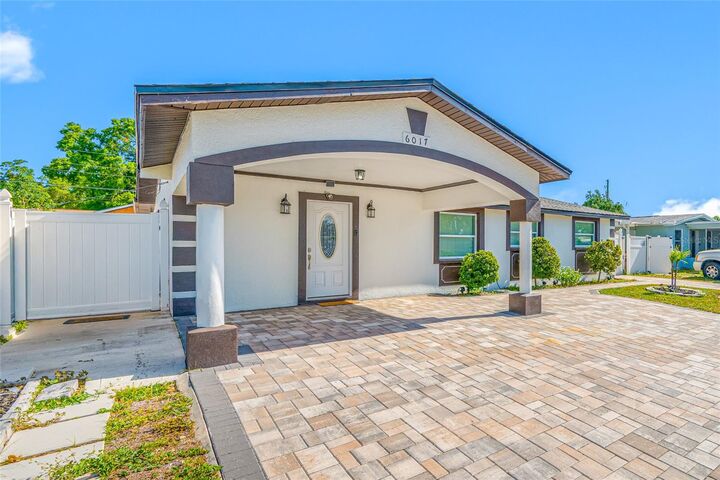 Property Photo:  6017 W Fern Street  FL 33634 