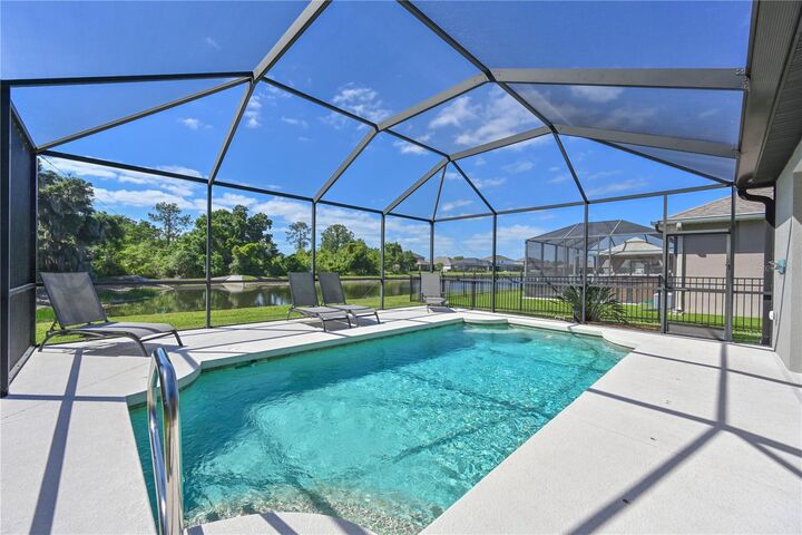 Property Photo:  4946 60th Avenue Circle E  FL 34222 