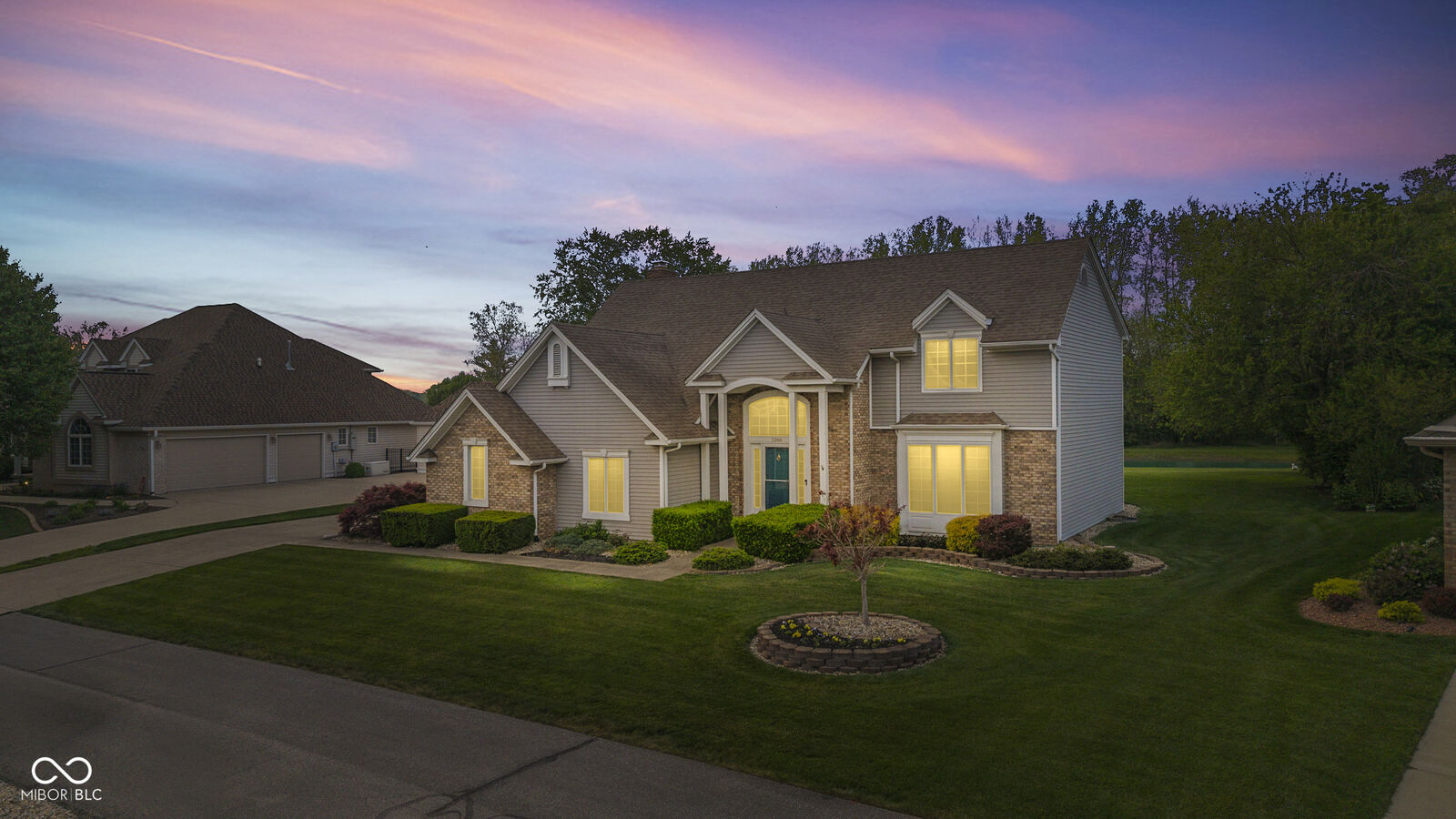 Property Photo: 1266 Kensington Drive IN 47274