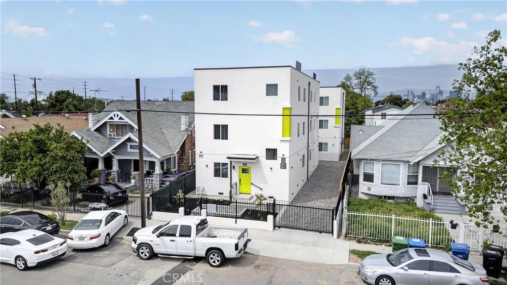 Property Photo:  283 E 50th  CA 90011 