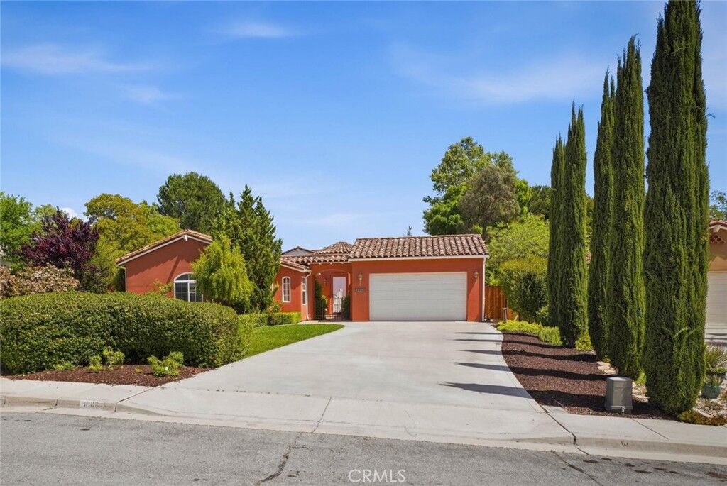 Property Photo:  1602 Windstar Court  CA 93446 