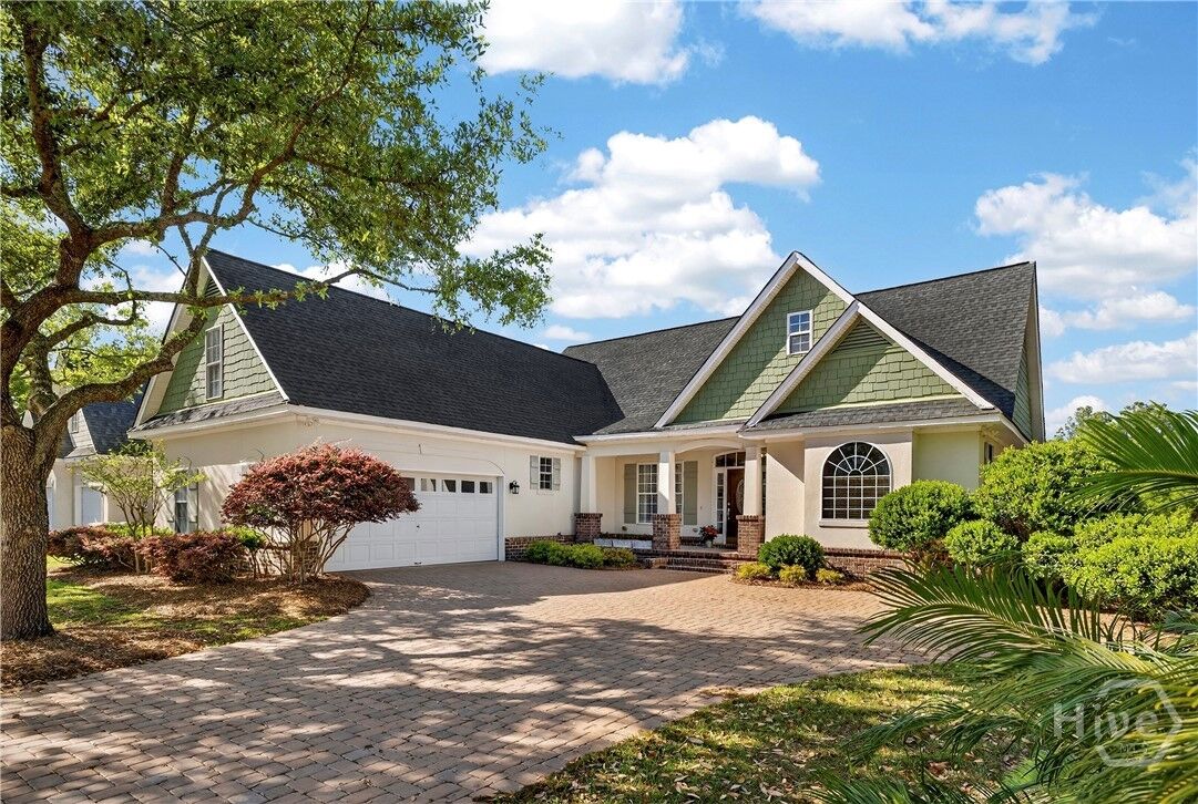 Property Photo:  102 Southernwood Place  GA 31405 