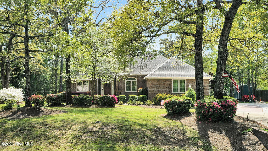 Property Photo:  324 Long Leaf Drive  NC 28443 
