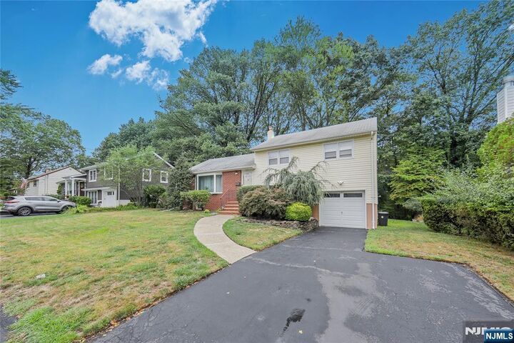 Property Photo:  270 Glen Avenue  NJ 07628 