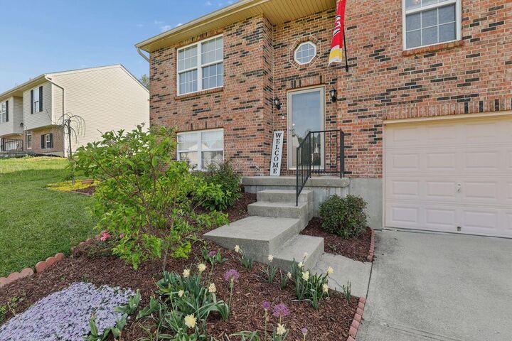 Property Photo:  853 Virginiabradford Court  KY 41018 