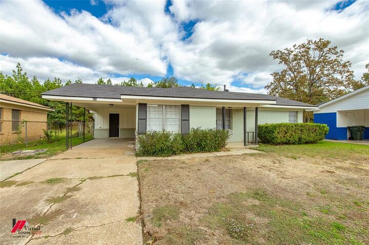 Property Photo:  649 Woodmont Place  LA 71108 