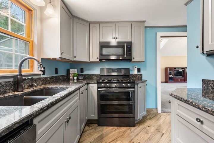 Property Photo:  7 Salem Rd  MA 01077 