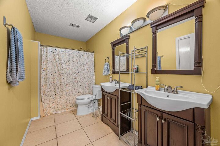 Property Photo:  6859 Liberty St  FL 32566 