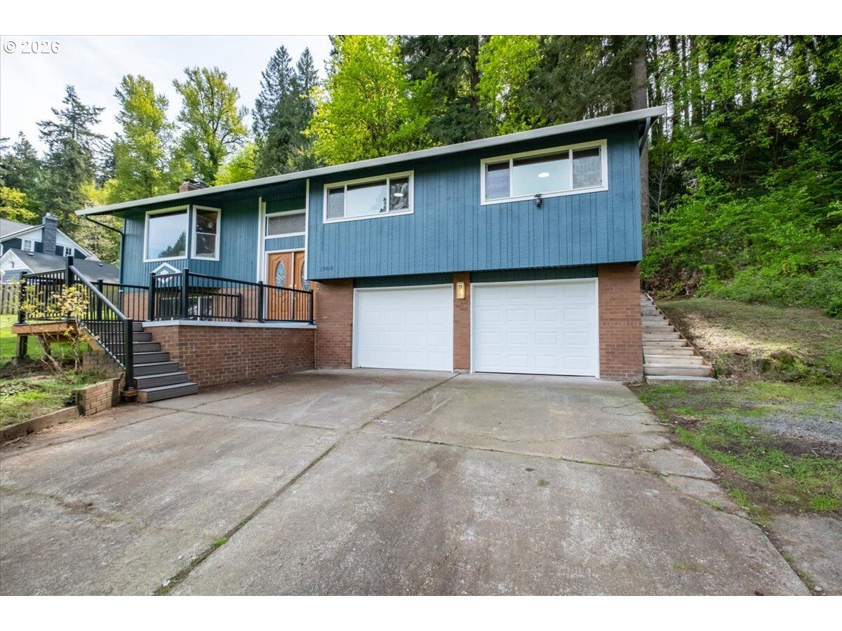 Property Photo:  15010 Clackamas River Dr  OR 97045 