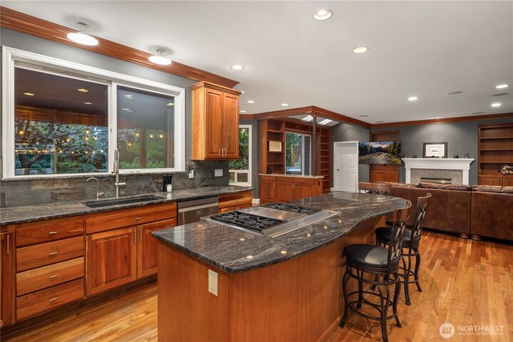 Property Photo: 10444 SE 22nd Street WA 98004