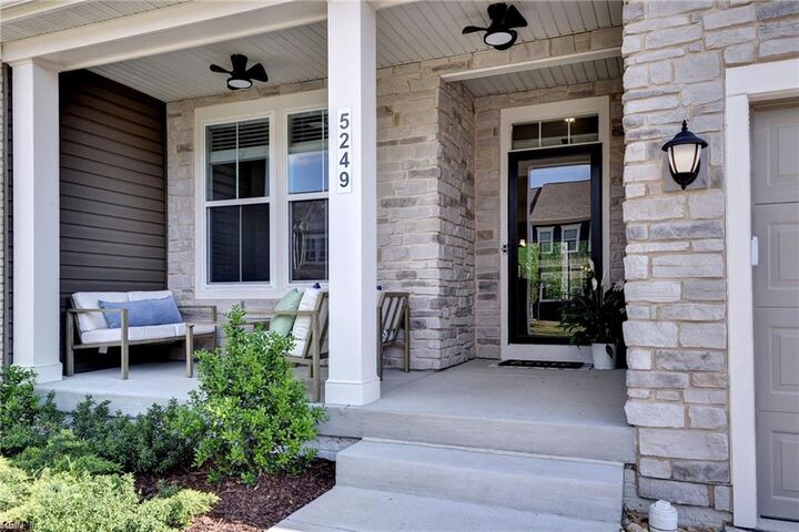 Property Photo: 5249 Twilight Ct VA 23168