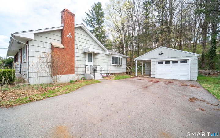 Property Photo:  127 Bee Street  CT 06450 