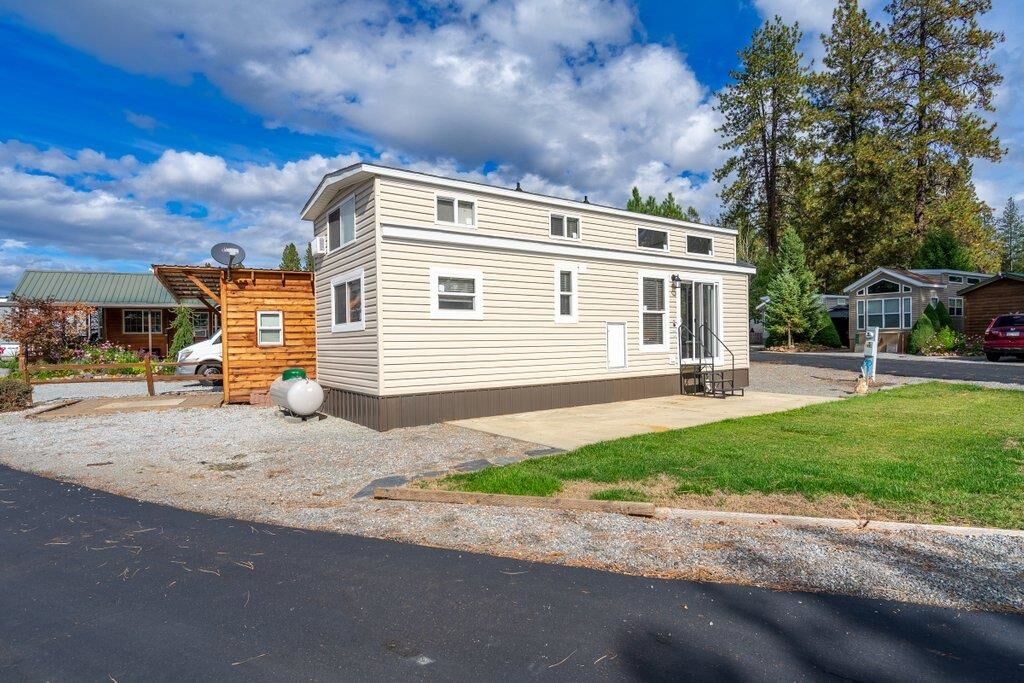 Property Photo:  16 Songbird Ln  WA 99180 