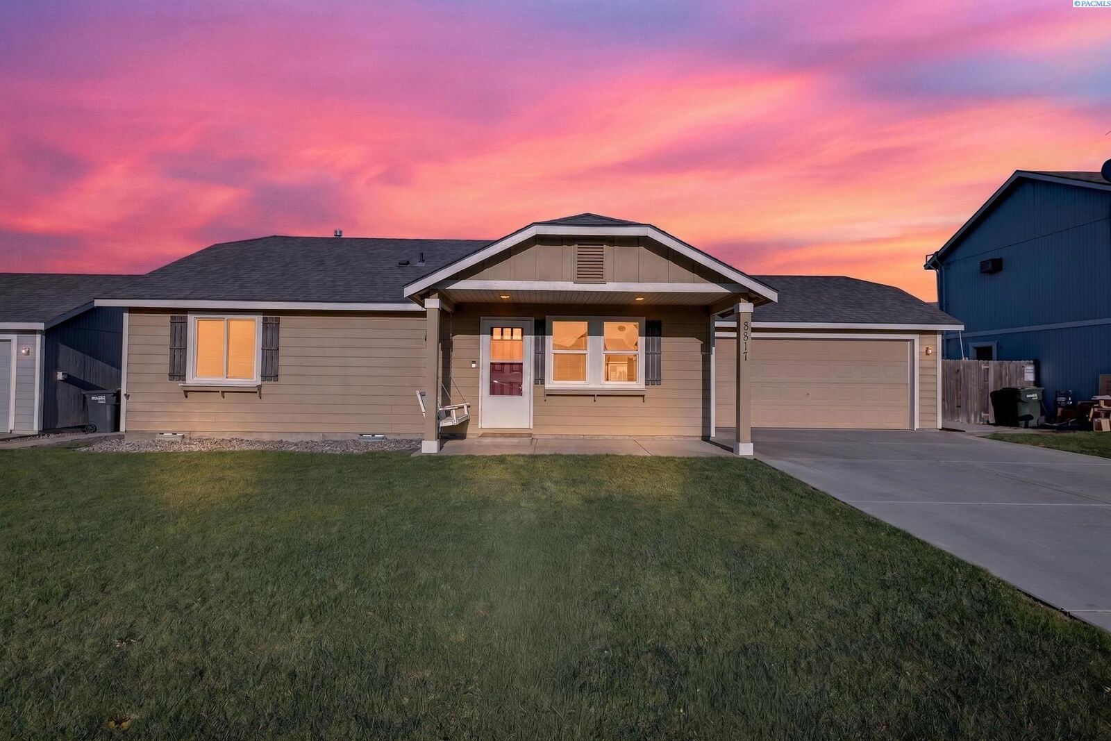 Property Photo: 5817 W Washougal Ln WA 99301
