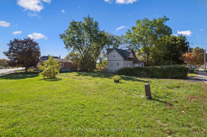 Property Photo:  239 Elizabeth Street  ON N1E 2X6 