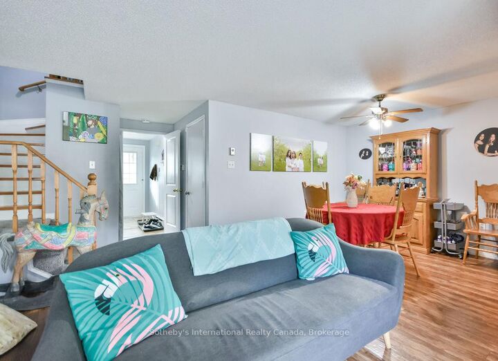Property Photo: 112 Loggers Run 38 ON L4N 6X1