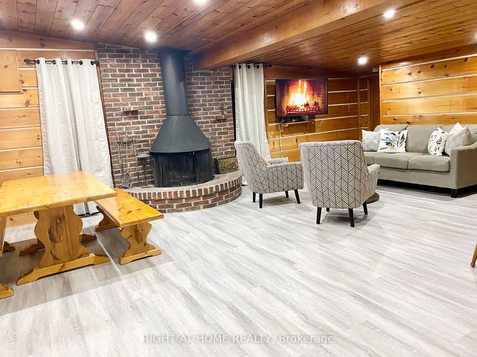 Property Photo: 108 Settlers Way ON L9Y 0N9
