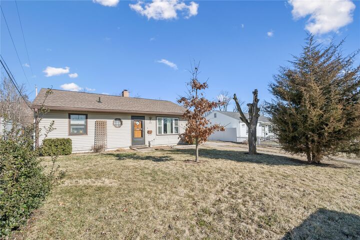 Property Photo:  2418 Reynolds Ave SW  IA 52404 